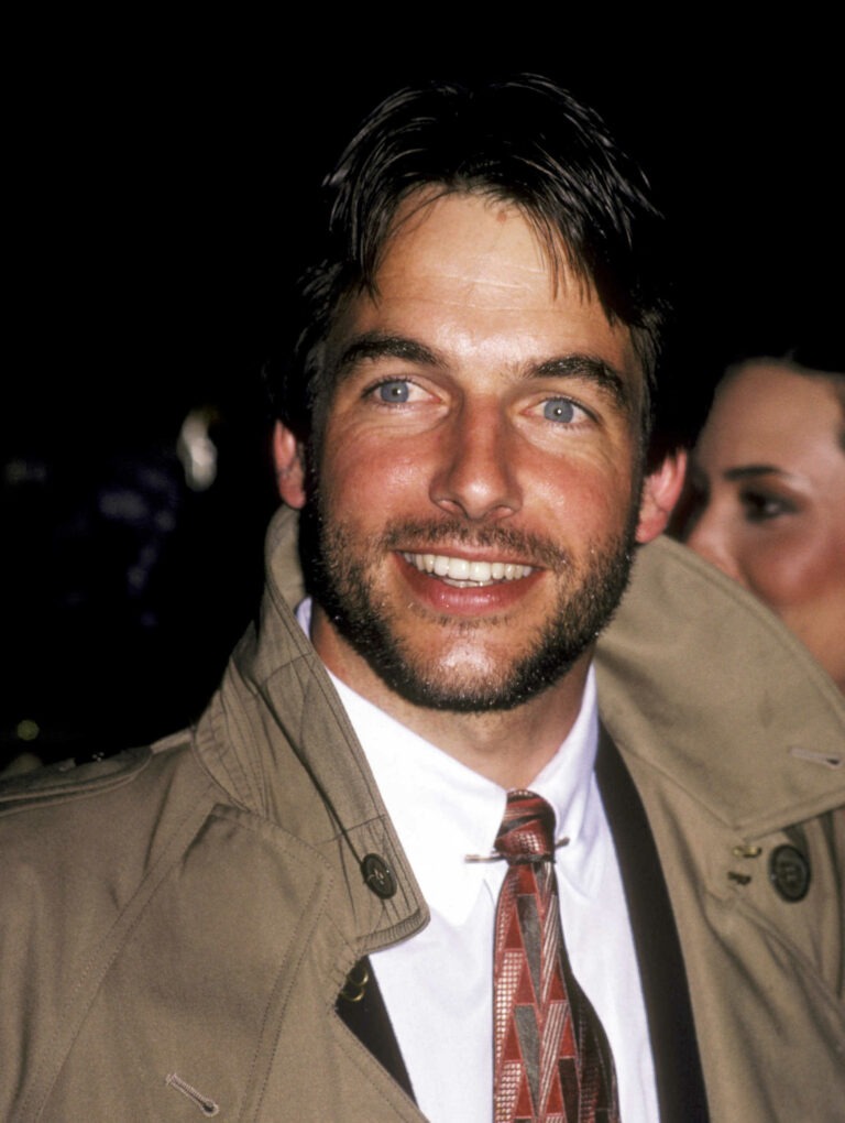 Mark Harmon
1981 Eddie Awards
Beverly Hilton Hotel
Beverly Hills, California United States
March 21, 1981
Photo by Ron Galella/WireImage.com
To license this image (14461852), contact WireImage.com