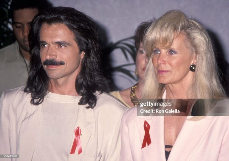 HOLLYWOOD, CA - JUNE 19:   Musician Yanni and actress Linda Evans attend the Wave Aid for amfAR Pre-Concert Presentation Yanni Helps KTWV-FM, The Wave Give $200,000 Check to amfAR Accepted by Richard Gere on June 19, 1993 at the Greek Theatre in Hollywood, California. (Photo by Ron Galella, Ltd./Ron Galella Collection via Getty Images)