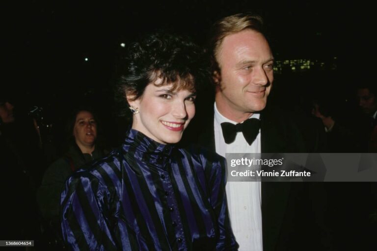 American actress Terri Garber and British actor Christopher Cazenove (1943-2010) attend the 13th Annual People's Choice Awards After Party, held at Chasen's Restaurant in Beverly Hills, California, 15th March 1987. (Photo by Vinnie Zuffante/Getty Images)