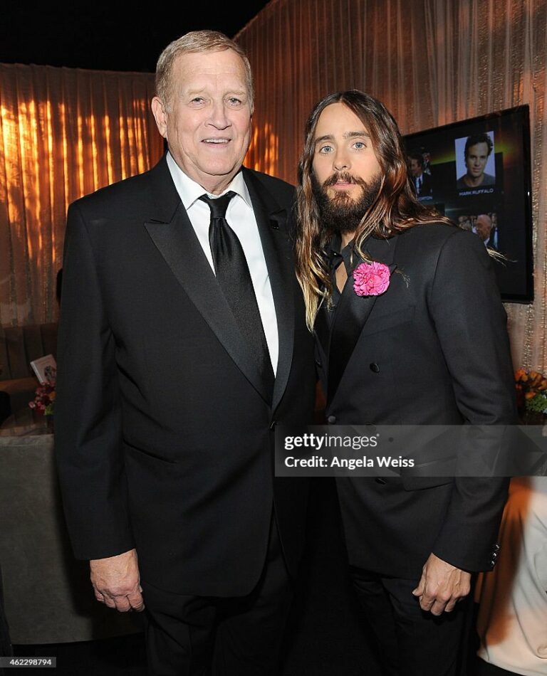 LOS ANGELES, CA - JANUARY 25:  SAG-AFTRA President Ken Howard and actor Jared Leto attend the 21st Annual Screen Actors Guild Awards at The Shrine Auditorium on January 25, 2015 in Los Angeles, California.  (Photo by Angela Weiss/Getty Images)