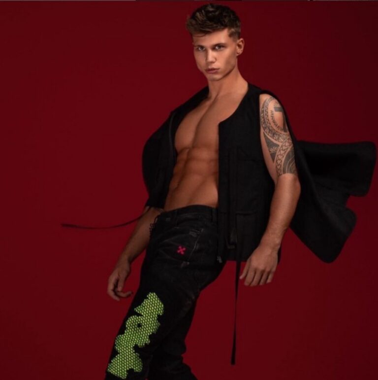 Aaron Scott 03