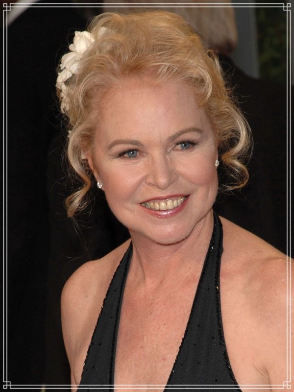 Michelle Phillips - 22 February 2009 - Los Angeles, CA - Vanity Fair Oscar Party at The Sunset Tower Hotel.  Photo Credit: Andreas Branch/PatrickMcMullan.com/Sipa Press/vfpmcsipa.261/0902240137 (Newscom TagID: sipaphotostwo302403)     [Photo via Newscom]