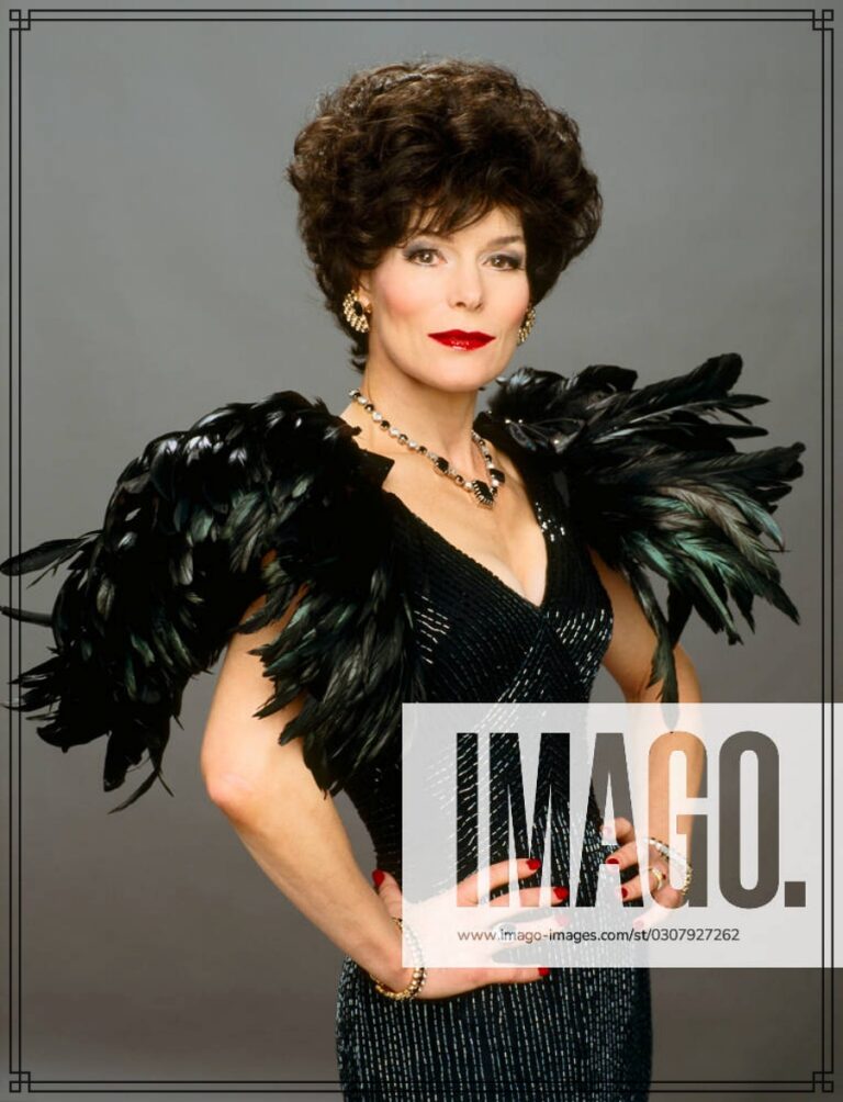 Alice Krige who plays Alexis Carrington in Dynasty: The Making Of A Guilty Pleasure 3027, Dynasty: The Making Of A Guilty Pleasure offers a satirical yet poignant look at how the phenomenally successful show, which ran from 1981-1989 on ABC, reflected the Reagan years of excess and glamour. Pictured : Alice Krige who plays Alexis Carrington Blake s ex-wife and owner of the Colby Co. Oil Empire. Yet behind-the-scenes, success had some side effects. The stars began demanding bigger and bigger salaries, and the show s budget ballooned, making it one of the most expensive programs on television at the time. The telefilm tells of the sometimes desperate and frequently hilarious efforts to keep the show at the top of the ratings. No plotline PUBLICATIONxNOTxINxUKxFRAxUSA Copyright: xBobxD Amicox xABCx/xAvalonx 0518682853